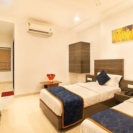 Hotel Sheetal Plaza Surat Exterior photo