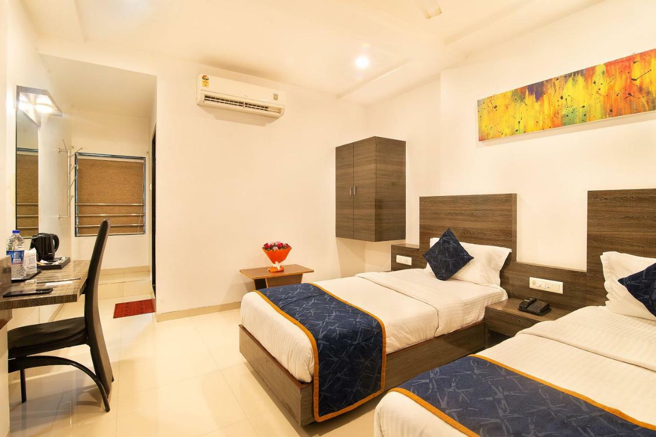 Hotel Sheetal Plaza Surat Exterior photo