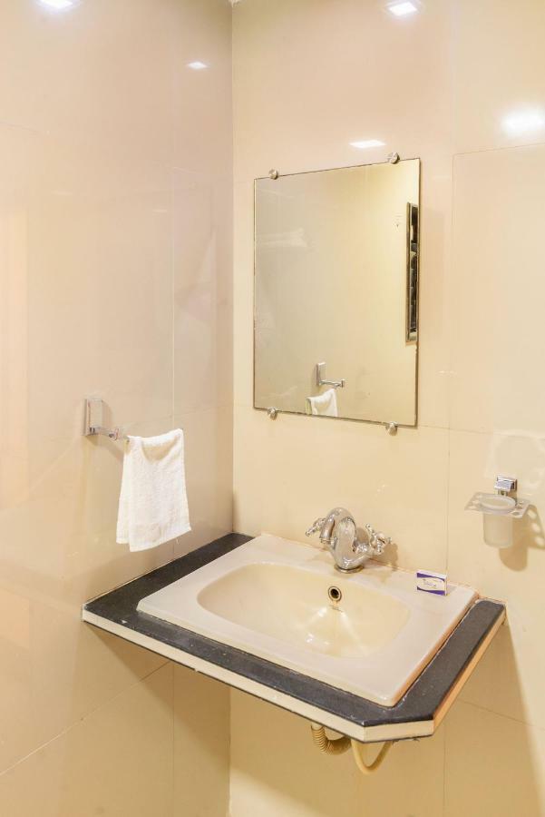 Hotel Sheetal Plaza Surat Exterior photo