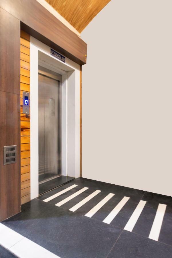 Hotel Sheetal Plaza Surat Exterior photo