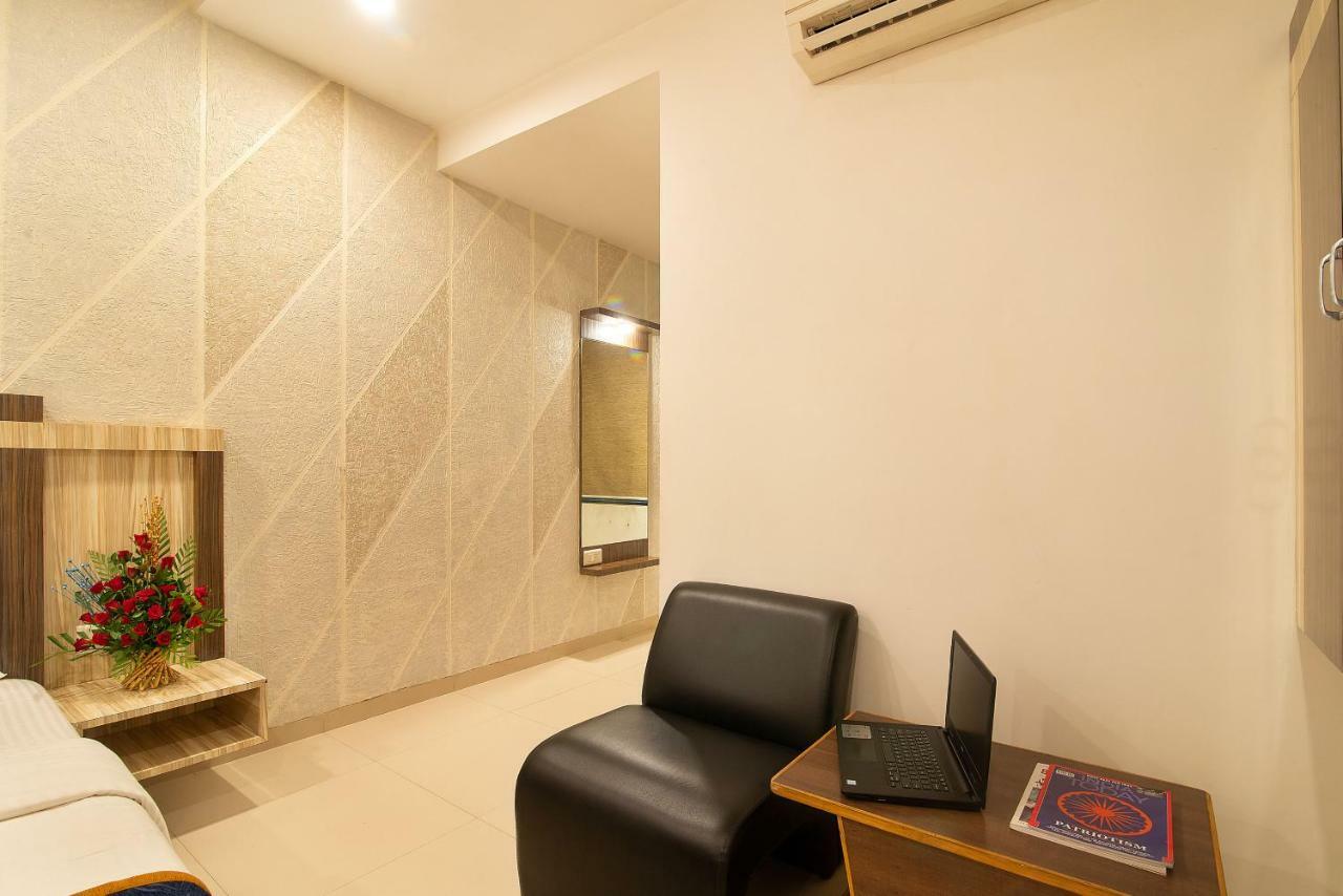 Hotel Sheetal Plaza Surat Exterior photo