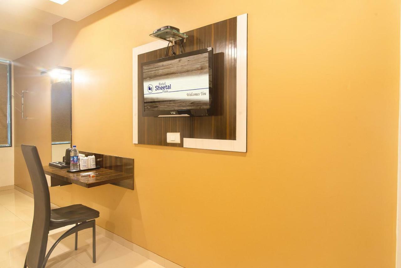 Hotel Sheetal Plaza Surat Exterior photo