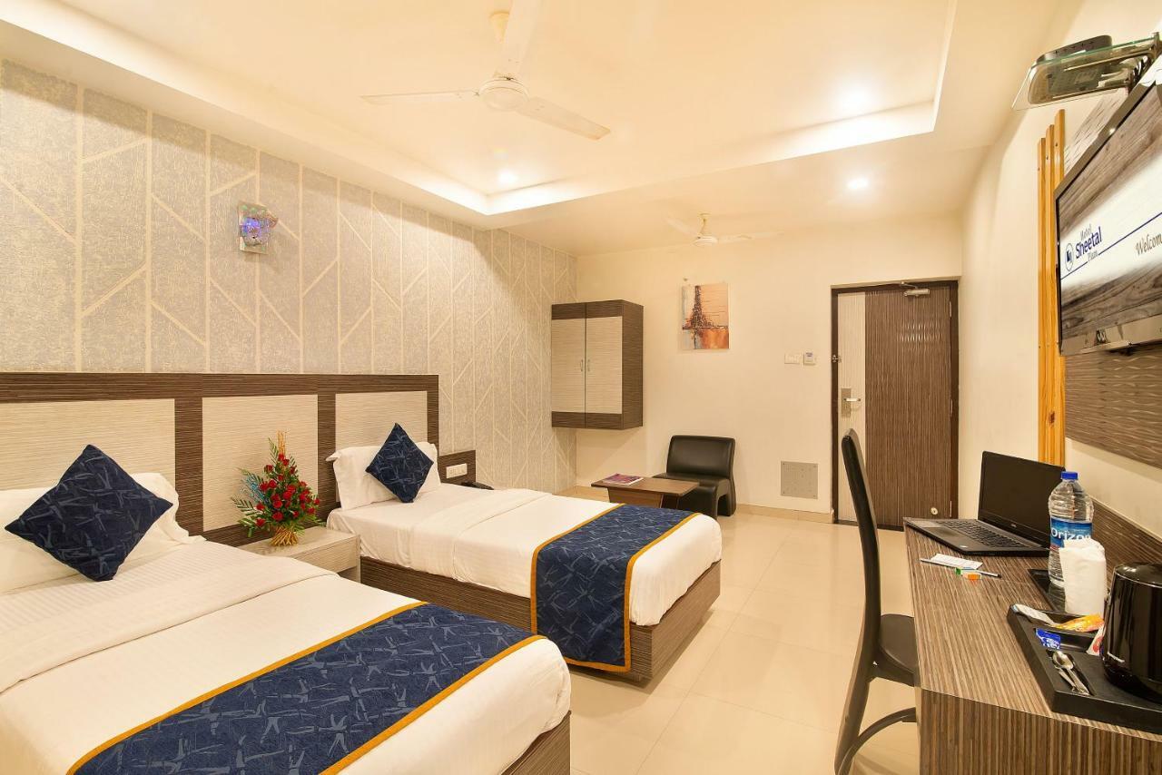 Hotel Sheetal Plaza Surat Exterior photo
