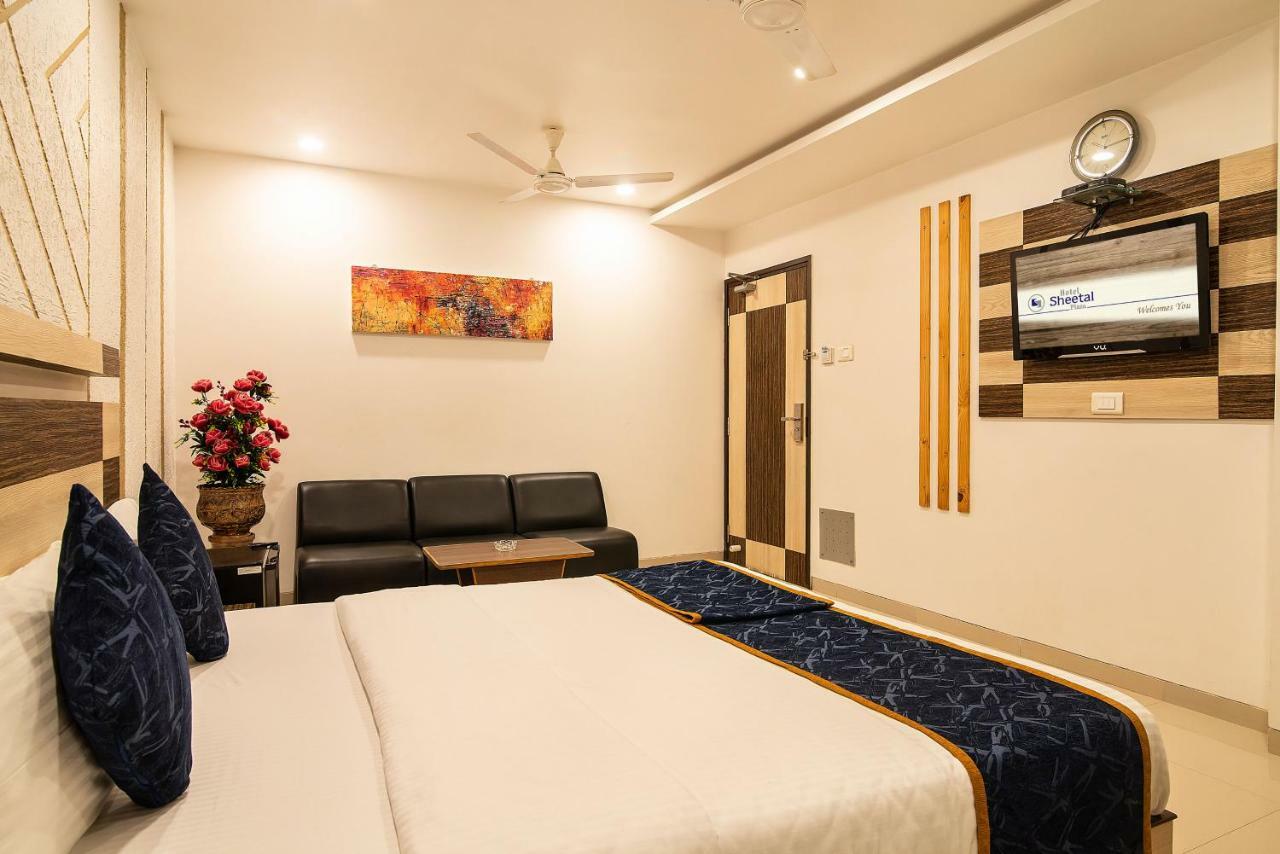 Hotel Sheetal Plaza Surat Exterior photo